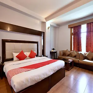 Hotel Oyo 5268 Himland East